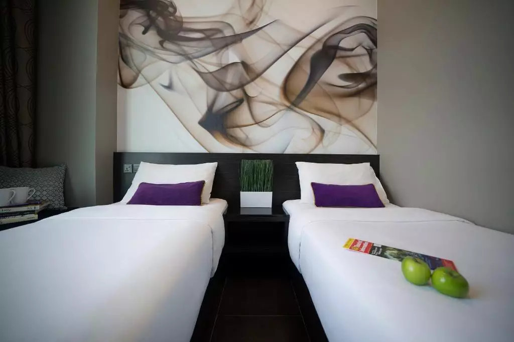 V Hotel Lavender